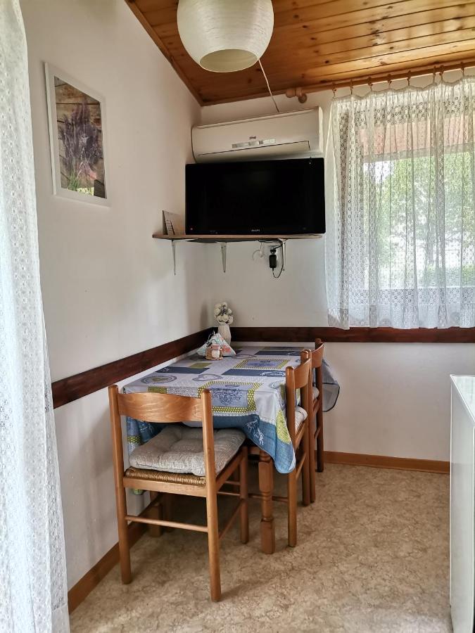 Apartment Studio Zvonka Zambratija  Eksteriør billede